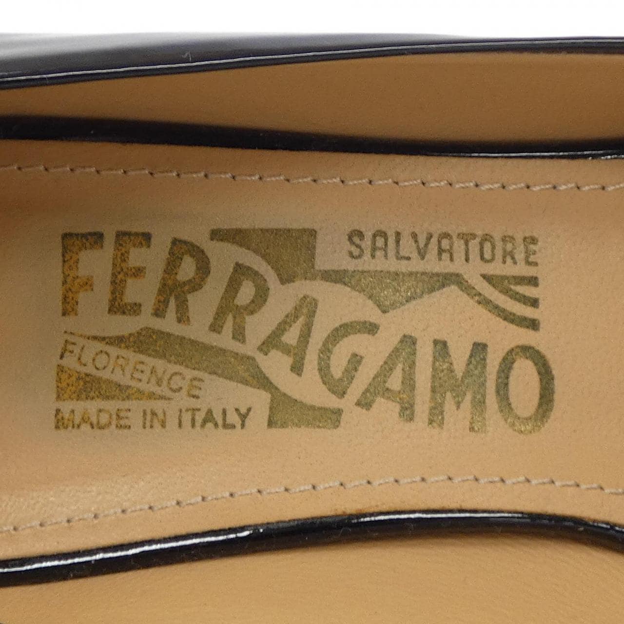 サルヴァトーレフェラガモ SALVATORE FERRAGAMO パンプス