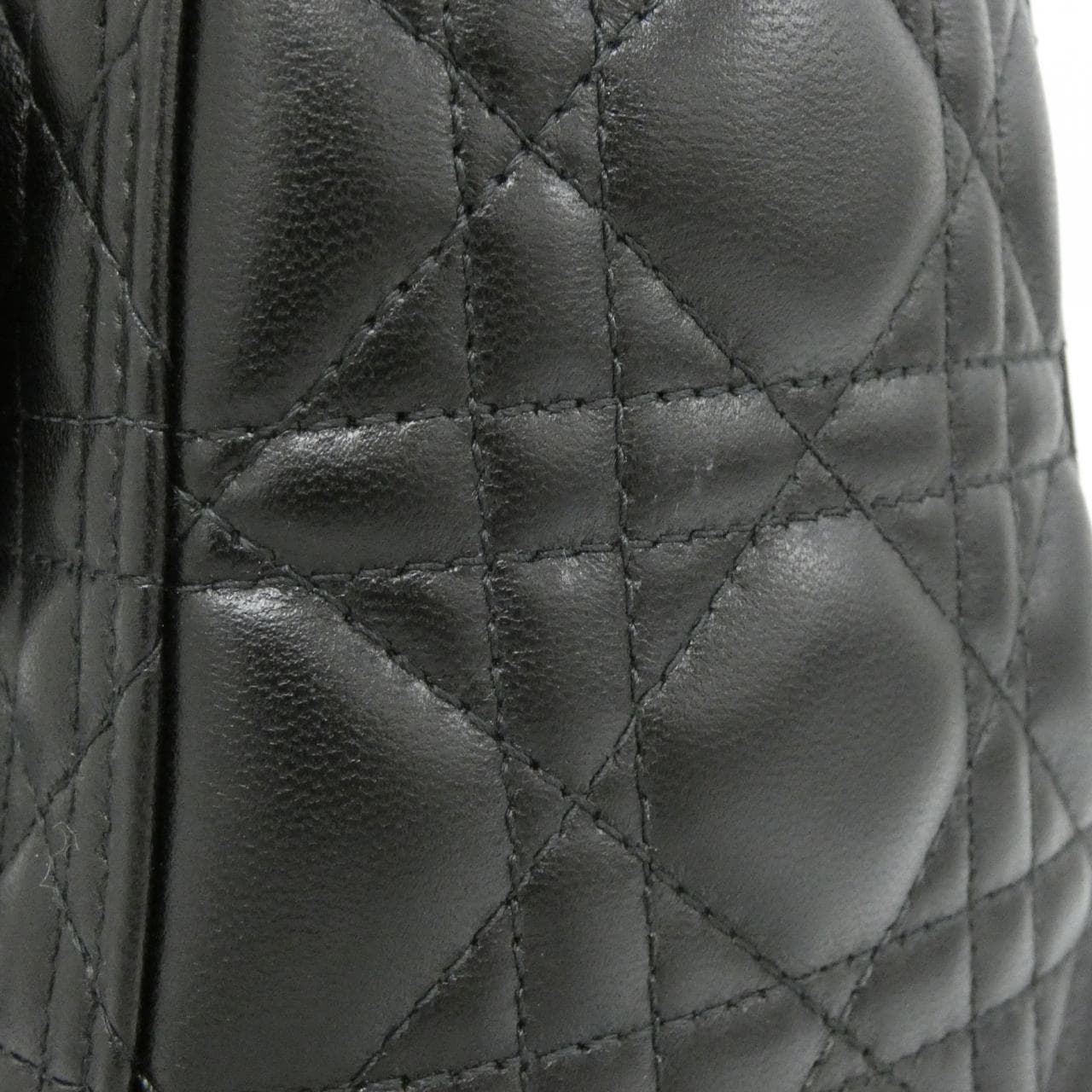 クリスチャンディオール レディ ディオール ミディアム M0565ONGE バッグ