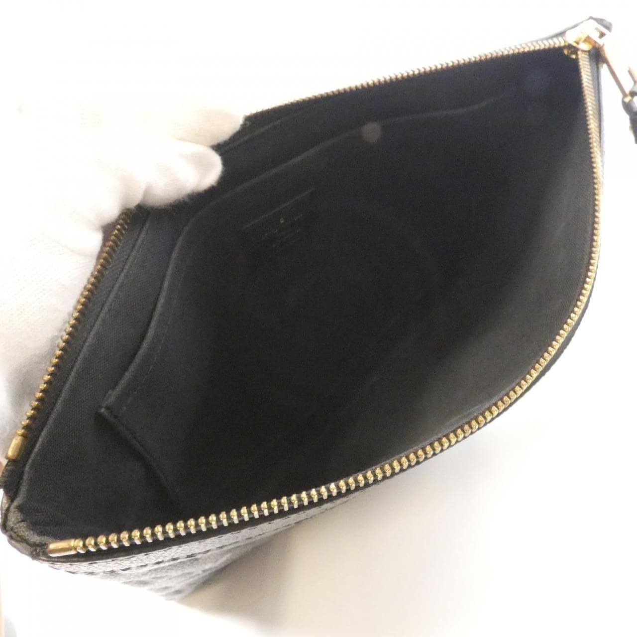LOUIS VUITTON Monogram Empreinte Daily Pouch M62937 Pouch