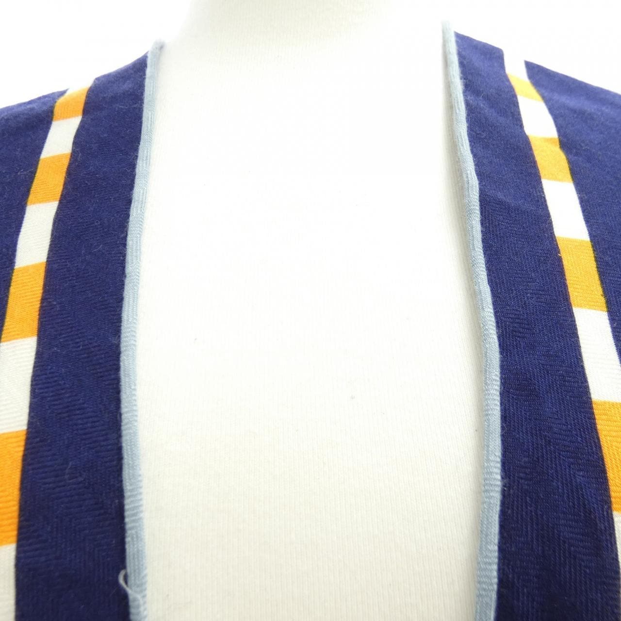 エルメス HERMES BOUCLERIE MODERNE EN CASAQUES H364113S トライアングルジェアン ショール