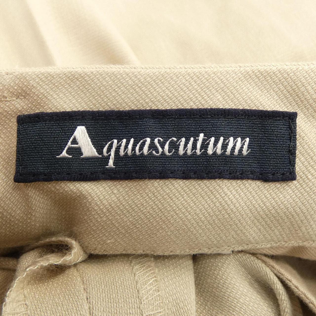 アクアスキュータム Aquascutum パンツ