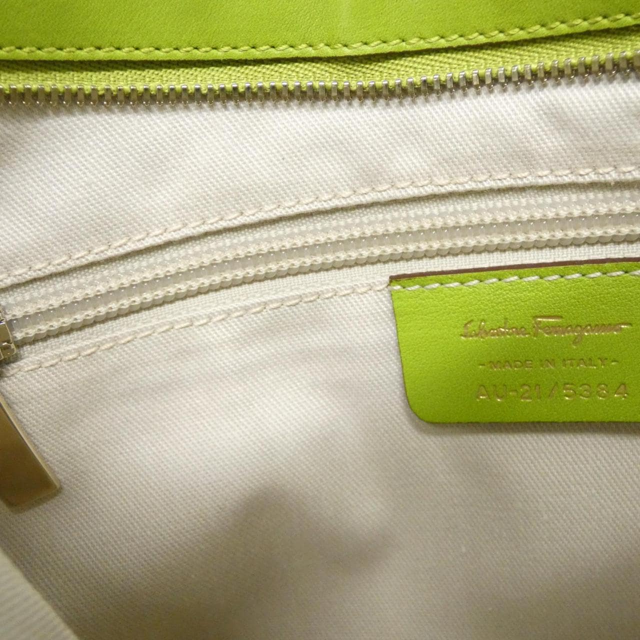 【ヴィンテージ】サルヴァトーレフェラガモ 21 5384 ショルダーバッグ