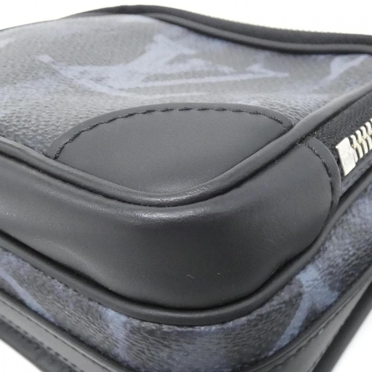 ルイヴィトン モノグラム パステル ノワール アマゾン メッセンジャー M45650 ショルダーバッグ