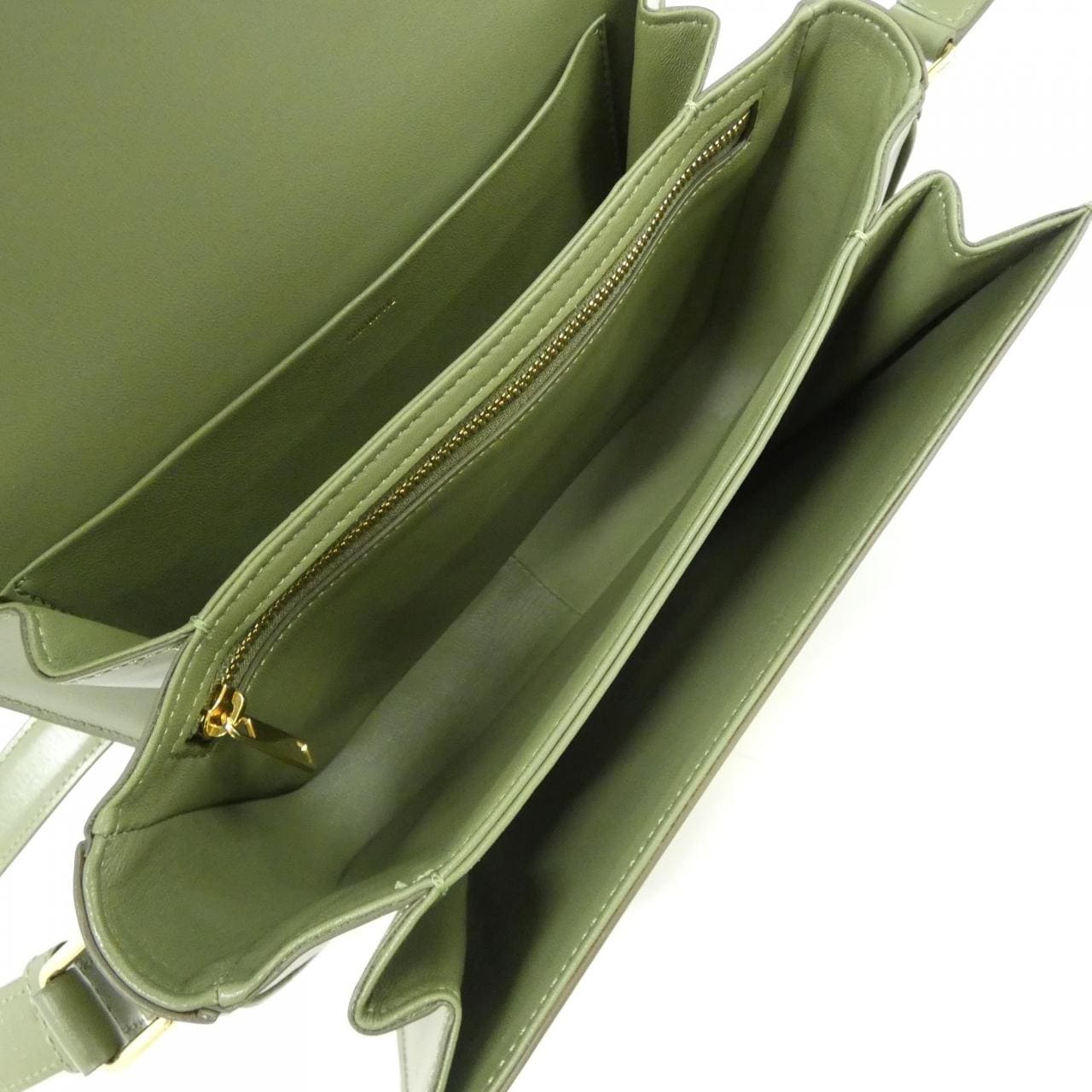 セリーヌ クラシック トリオンフ 187363BF4 ショルダーバッグ