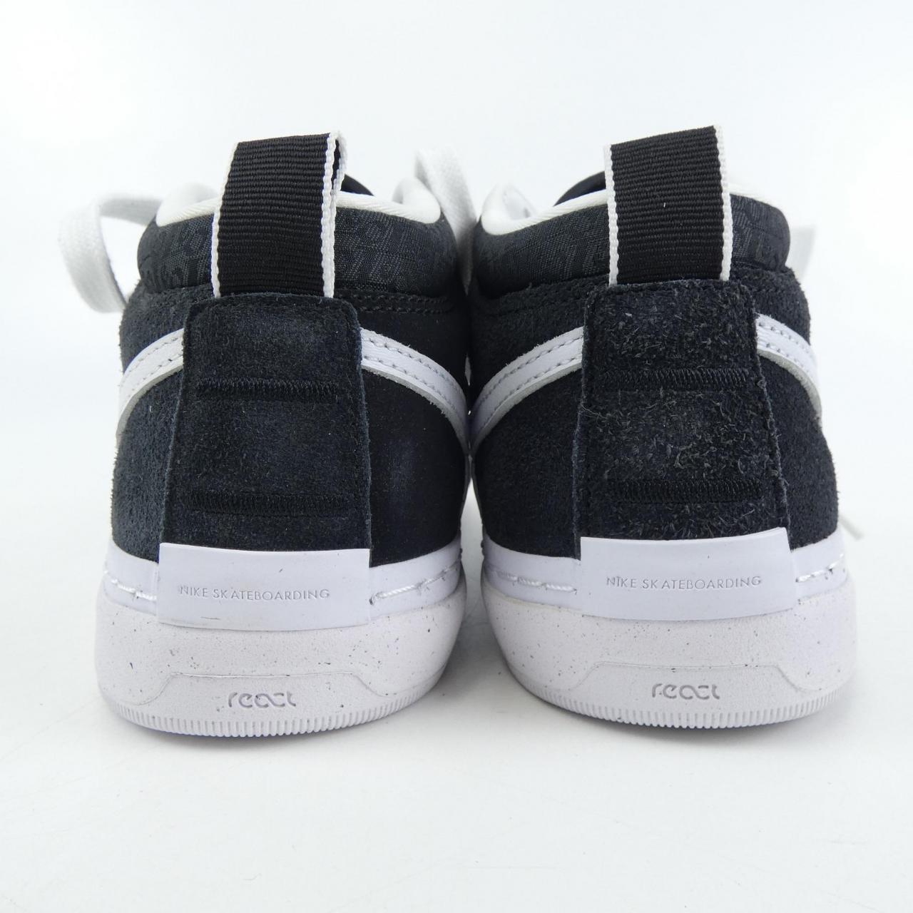 ナイキ NIKE スニーカー