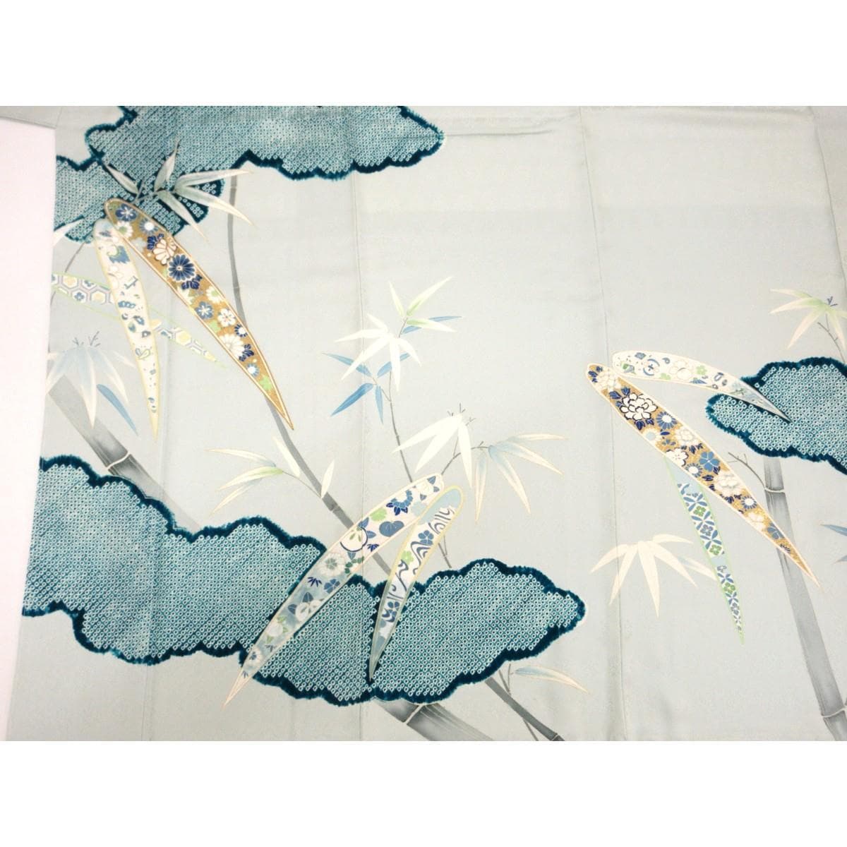【未使用品】訪問着　吉川染匠　友禅金彩加工　刺繍入り絞り加工