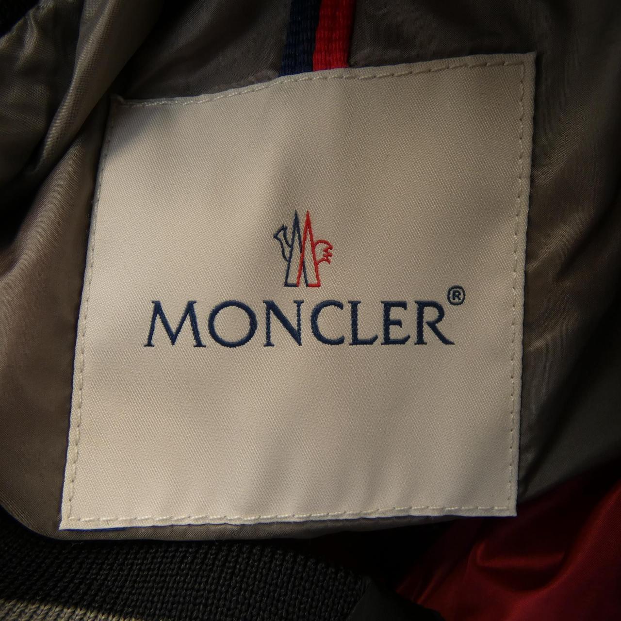 モンクレール MONCLER ダウンジャケット