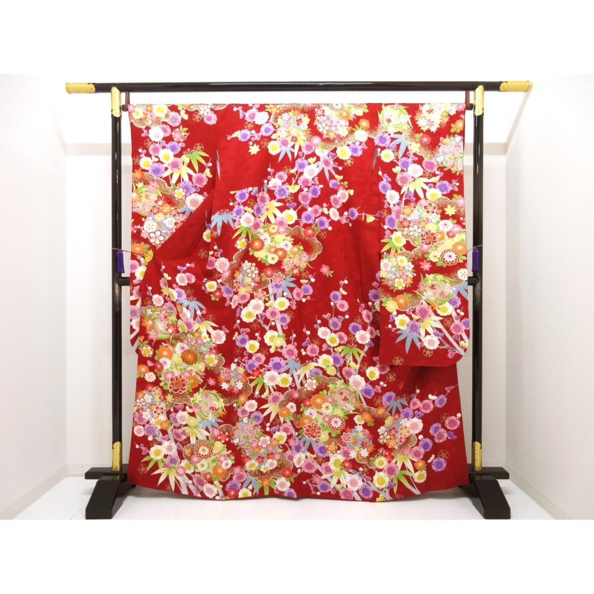 振袖　友禅金彩加工　刺繍入り