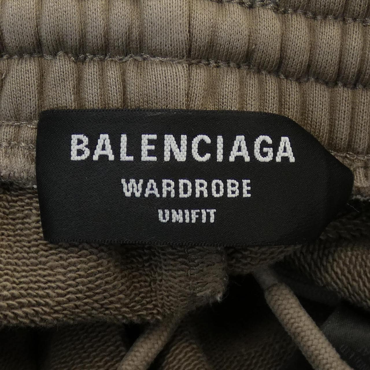 バレンシアガ BALENCIAGA WARDROBE 674591 TMVF5 UNISEX ショートパンツ
