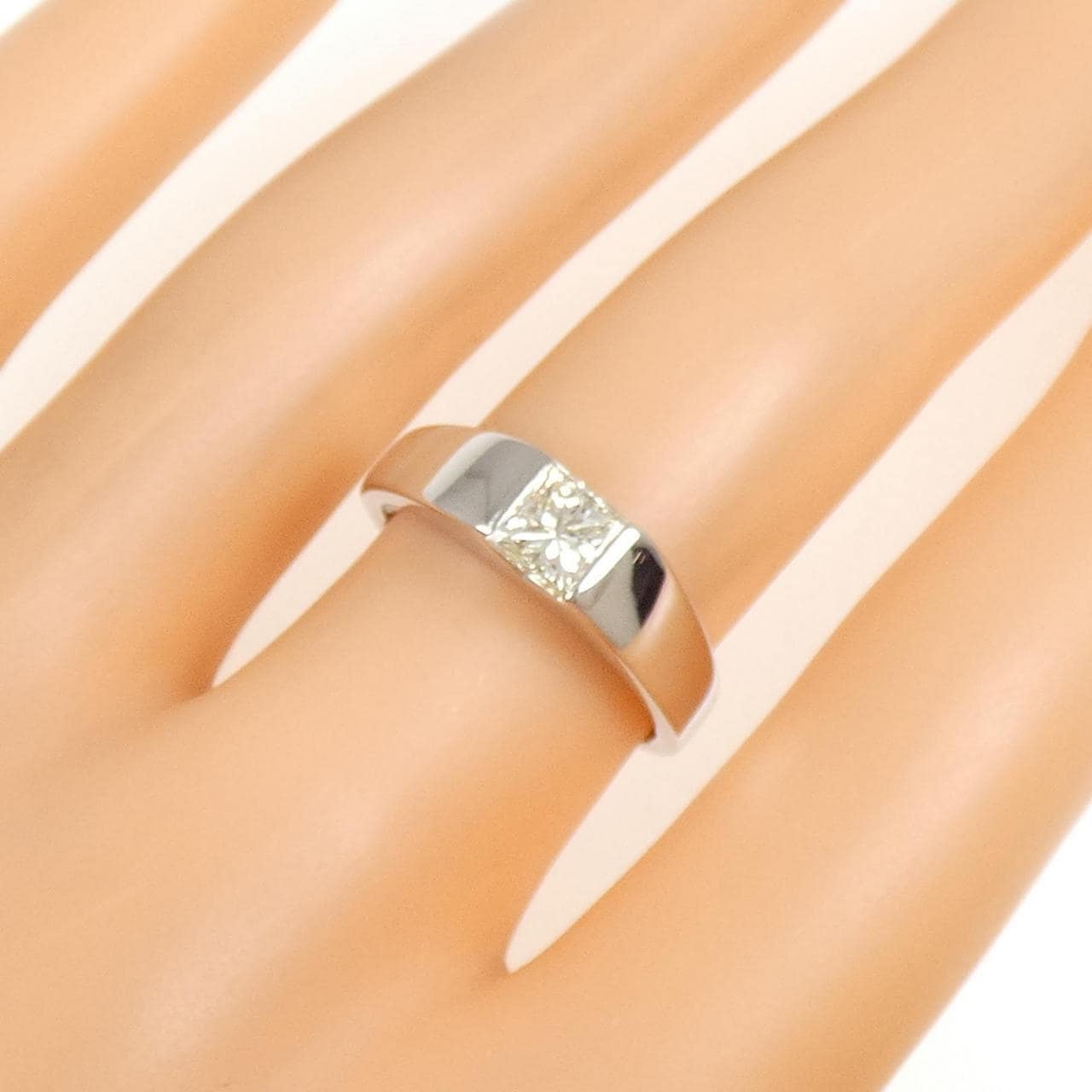 PT900 ダイヤモンド リング 0.702CT