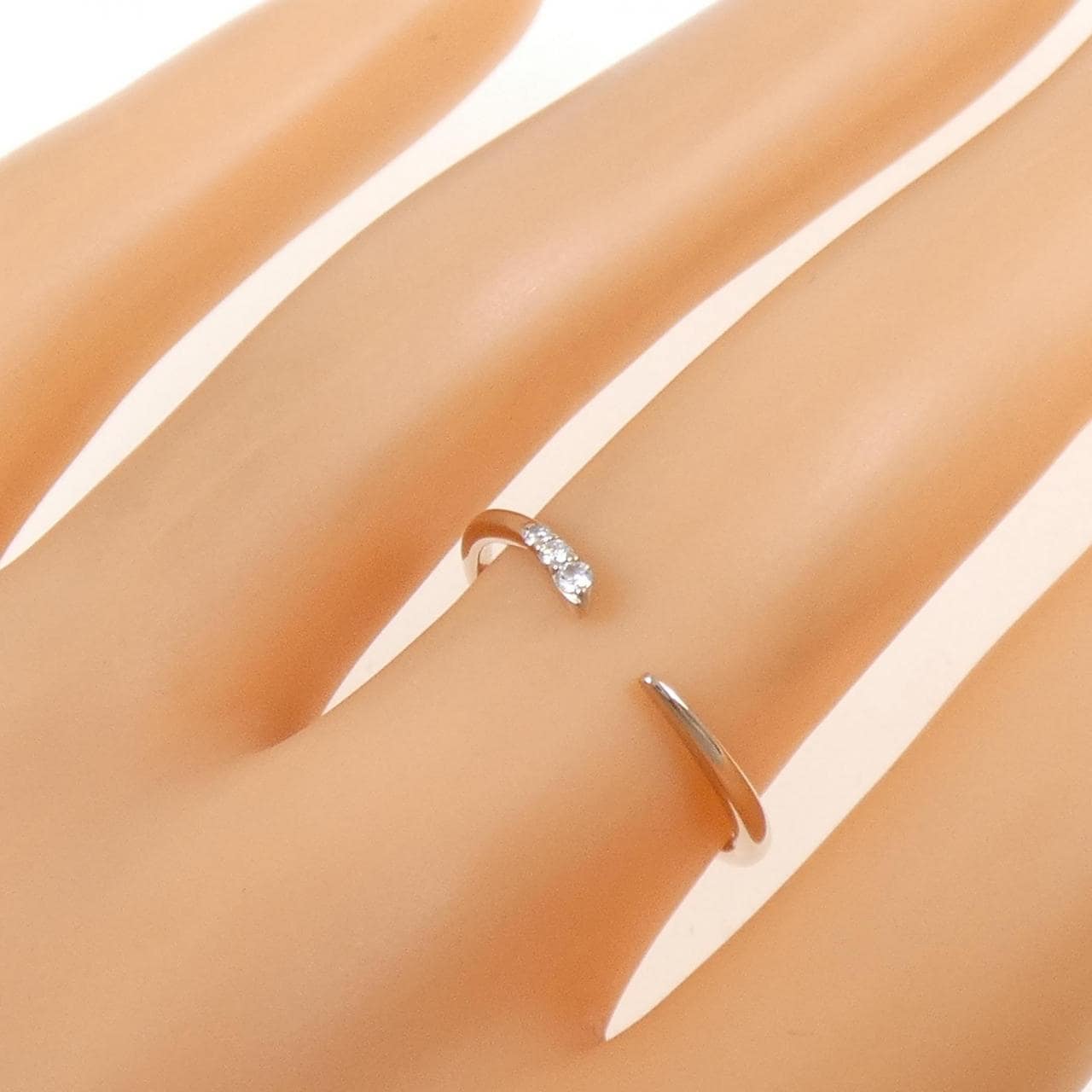 エテ ダイヤモンド リング 0.03CT