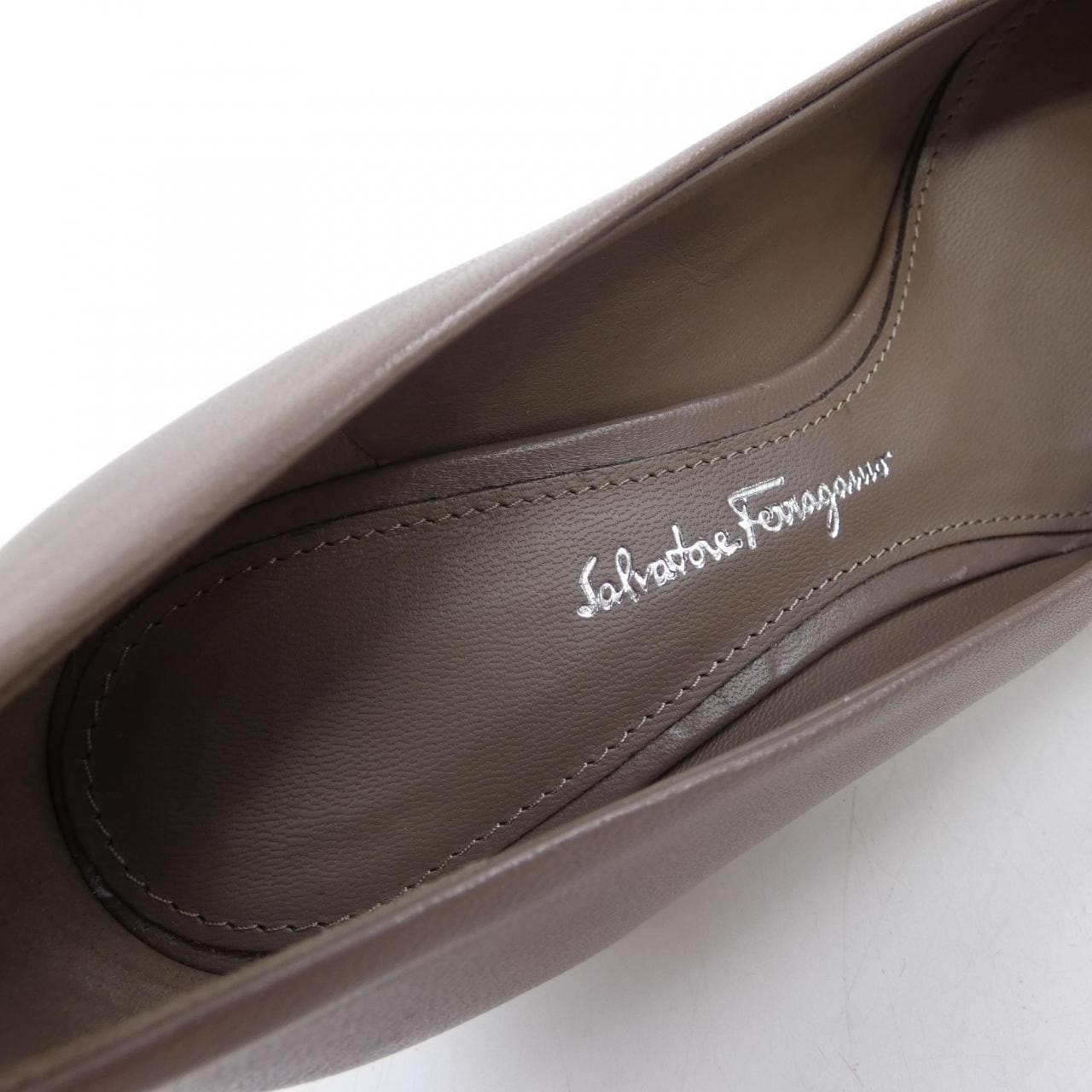 サルヴァトーレフェラガモ SALVATORE FERRAGAMO パンプス