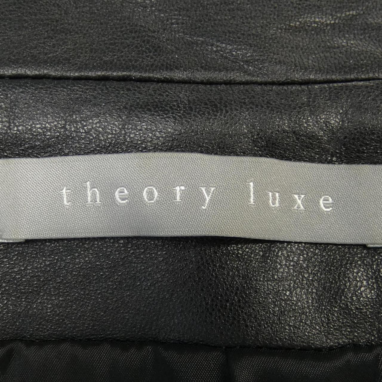 塞奧莉露Theory luxe大衣