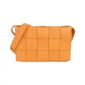 BOTTEGA VENETA ショルダーバッグ ベージュ 4500825F0058 BOTTEGA VENETA ベージュ レザー ショルダーバッグ - メルカリ