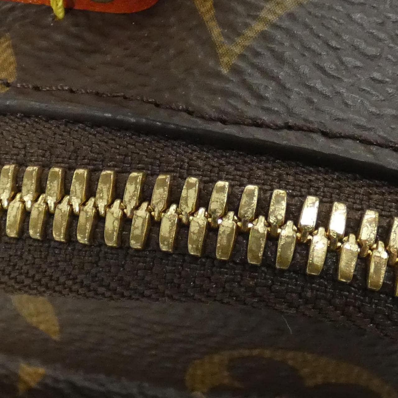 ルイヴィトン モノグラム ユーティリティ クロスボディ M80446 ショルダーバッグ