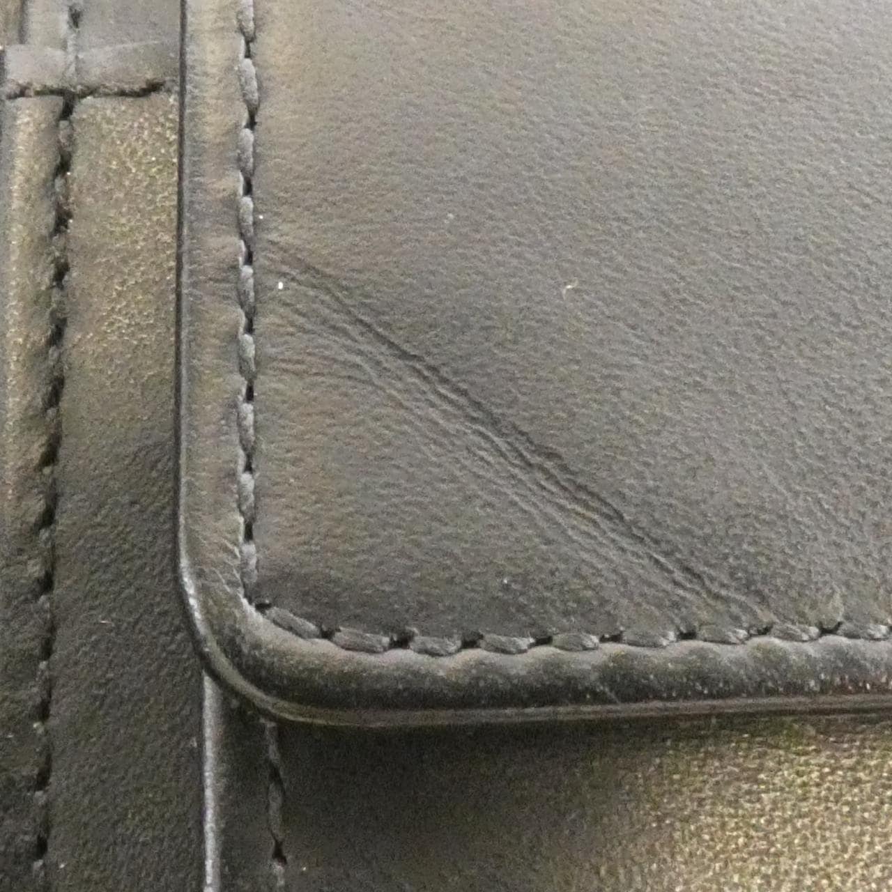 ルイヴィトン エピ パース エラスティック M63462 財布