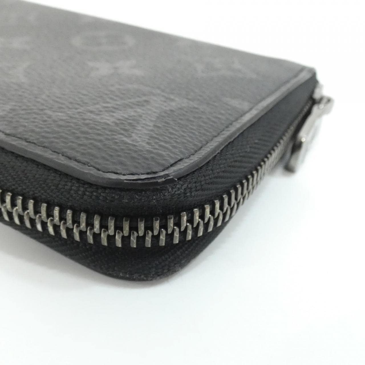 ルイヴィトン モノグラム エクリプス ジッピー ウォレット ホリゾンタル M11611 財布