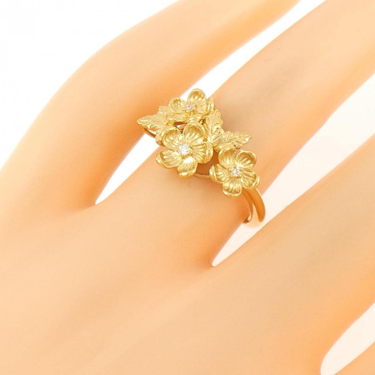 ジーエスティービー フラワー ダイヤモンド リング 0.03CT