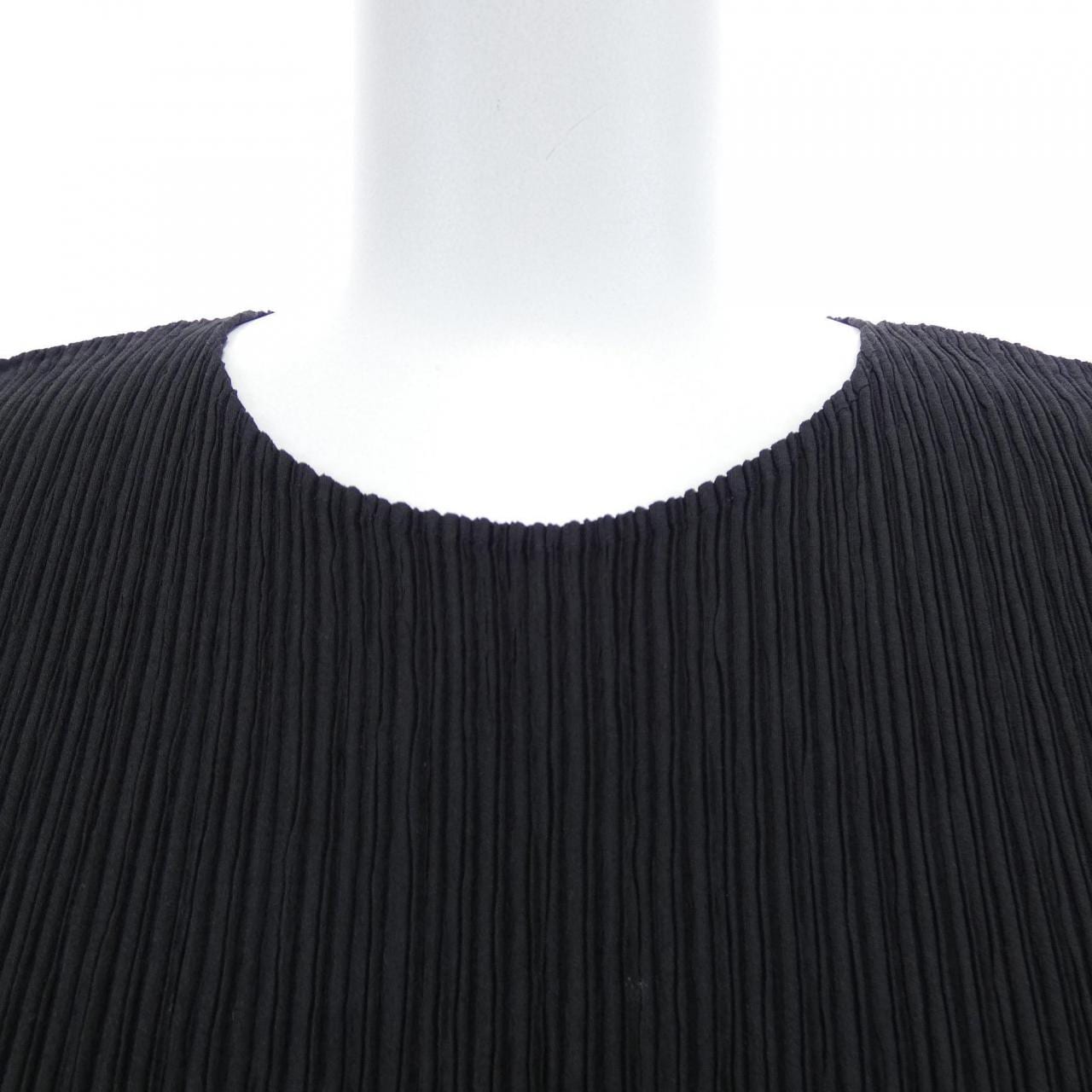 イッセイミヤケ ISSEY MIYAKE IM04FJ610 トップス