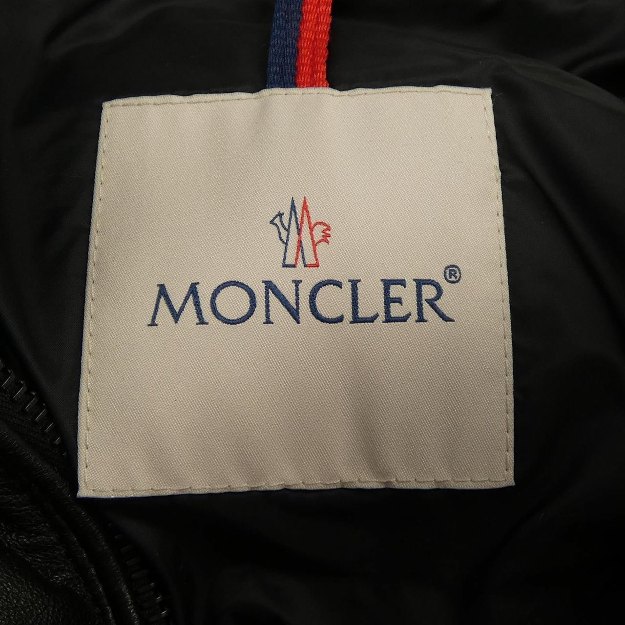 モンクレール MONCLER ダウンジャケット