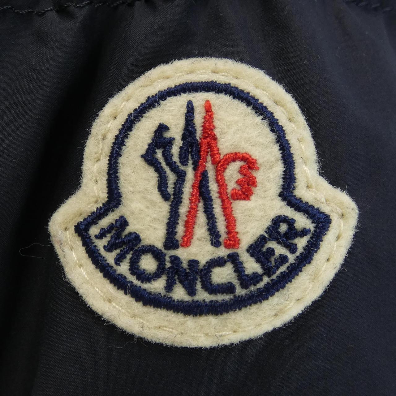 モンクレール MONCLER ダウンジャケット