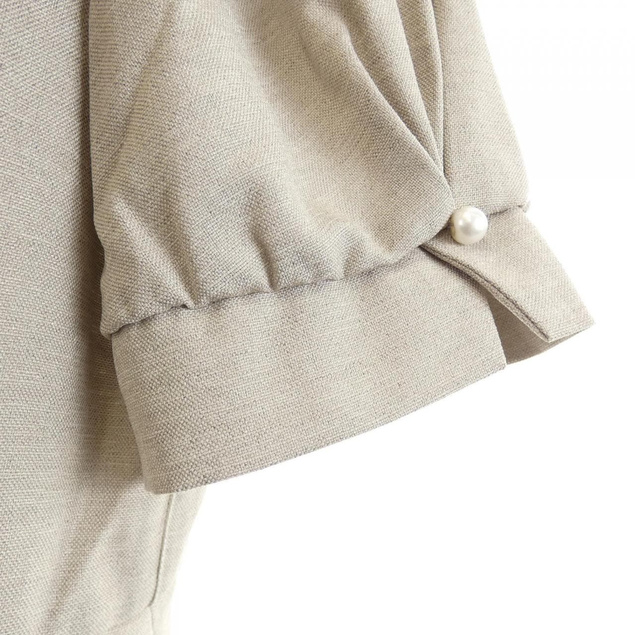 トゥービーシック TO BE CHIC トップス