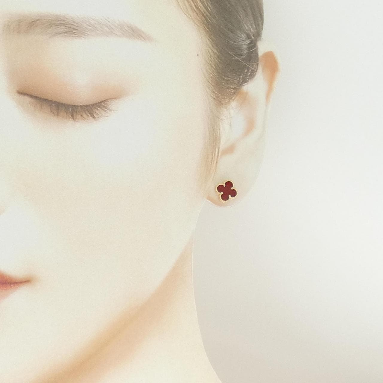 ヴァンクリーフ&アーペル スウィートアルハンブラ ピアス