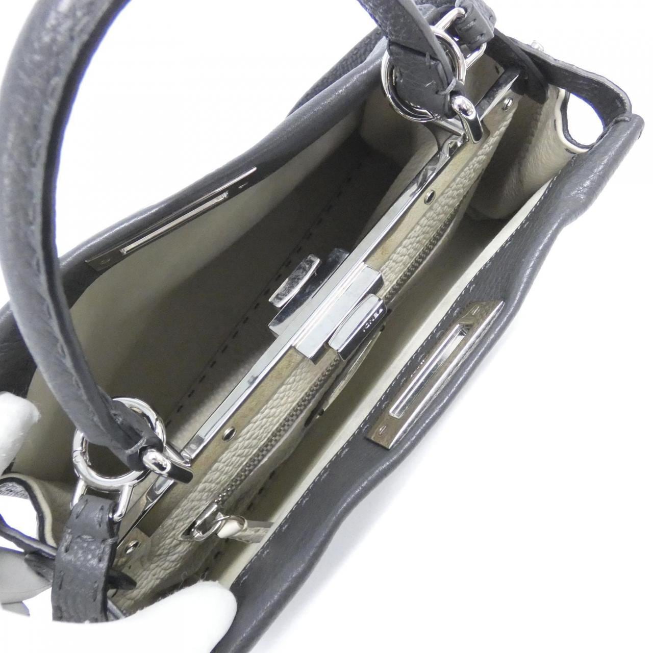 フェンディ SELLERIA ピーカブー 8BN290 Q0J バッグ