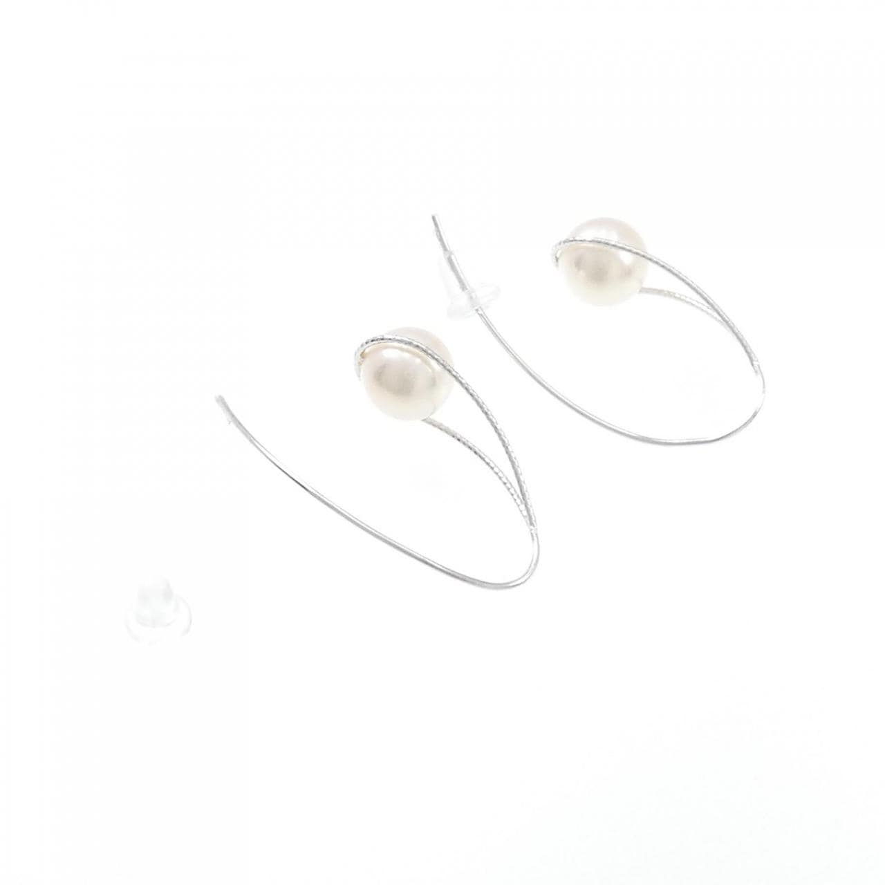 [BRAND NEW] K18WG Akoya pearl earrings 7.5mm