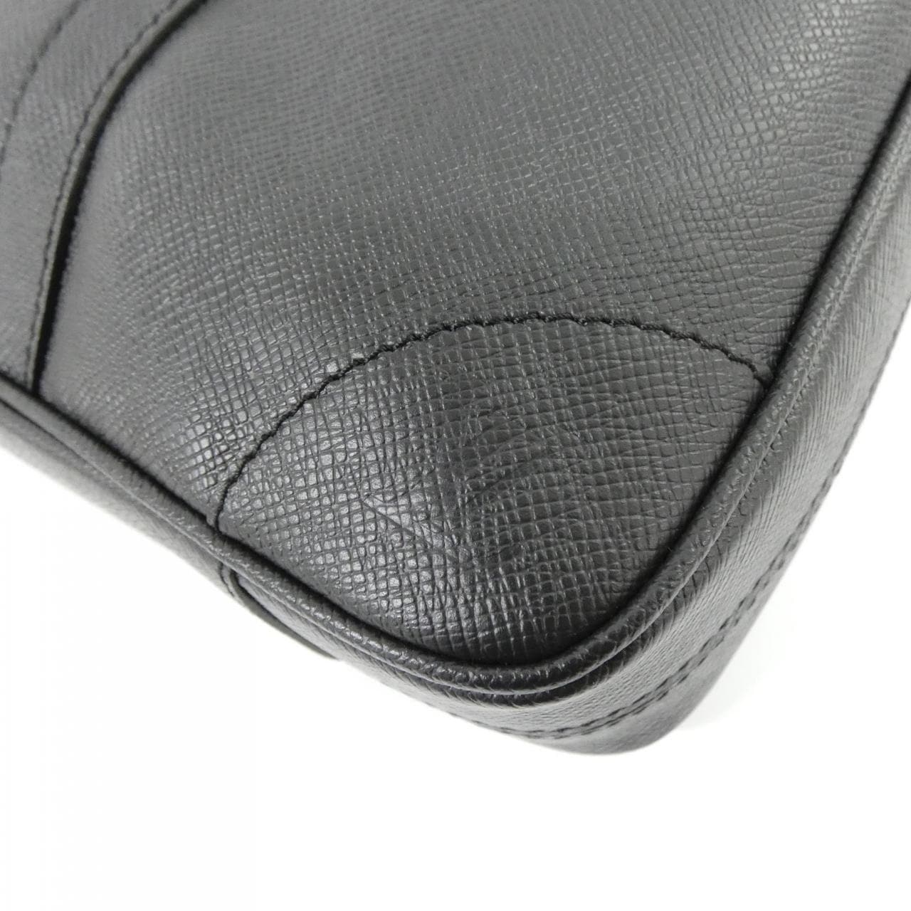 ルイヴィトン タイガ ポルト ドキュマン ヴォワヤージュ M30925 バッグ