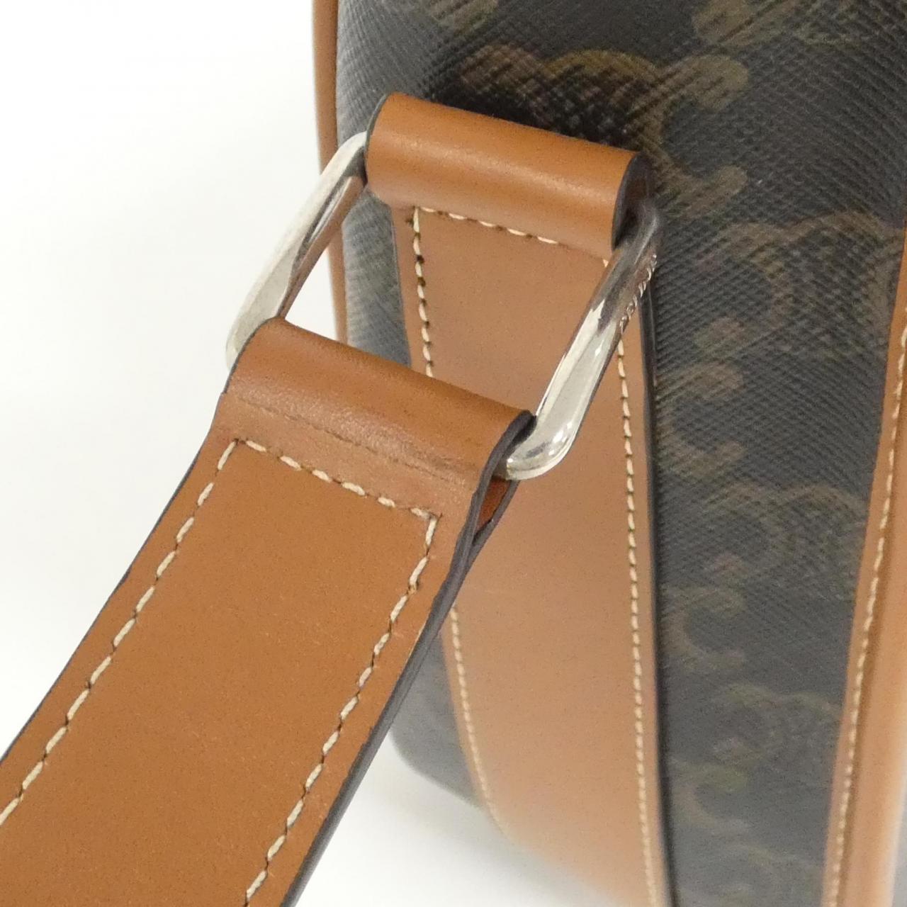 セリーヌ フォルコ メッセンジャー 193902BZK ショルダーバッグ