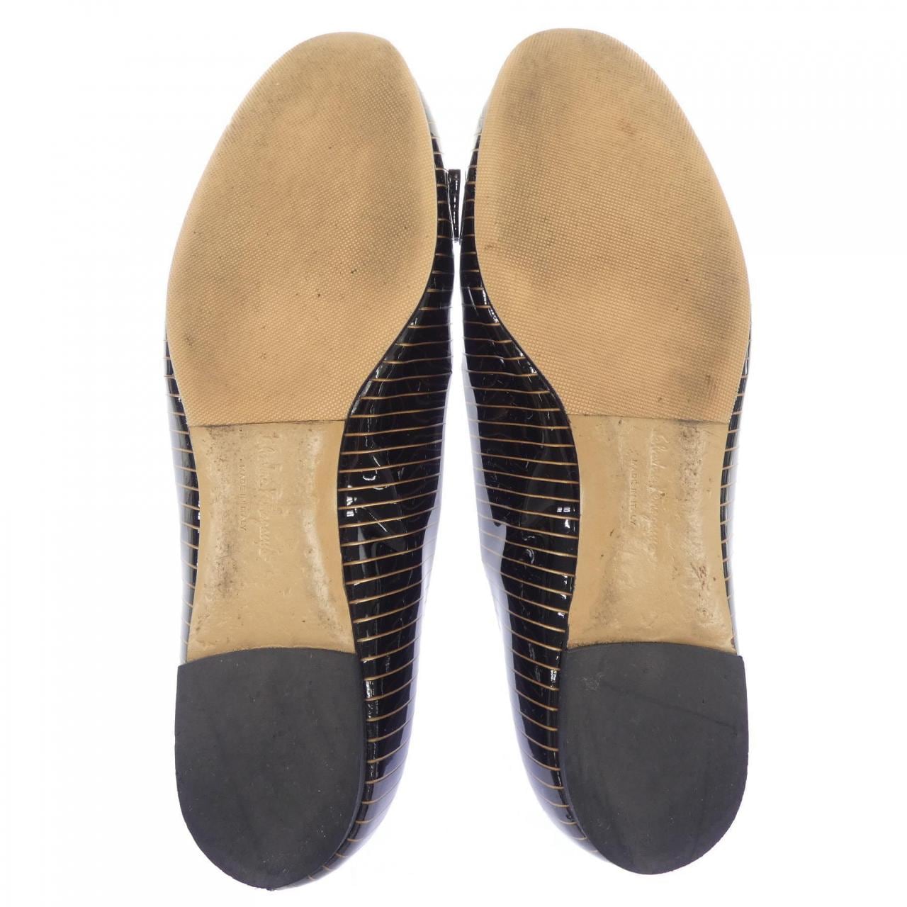 サルヴァトーレフェラガモ SALVATORE FERRAGAMO フラットシューズ