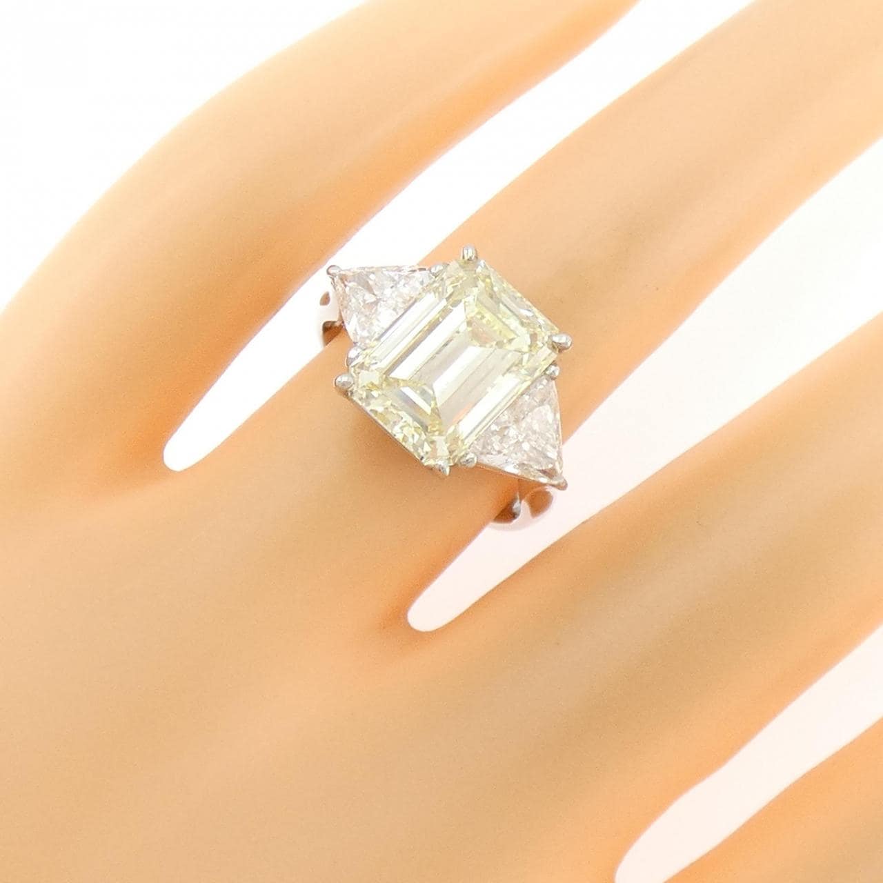 PT900 ダイヤモンド リング 4.106CT FLY VS2 エメラルドカット