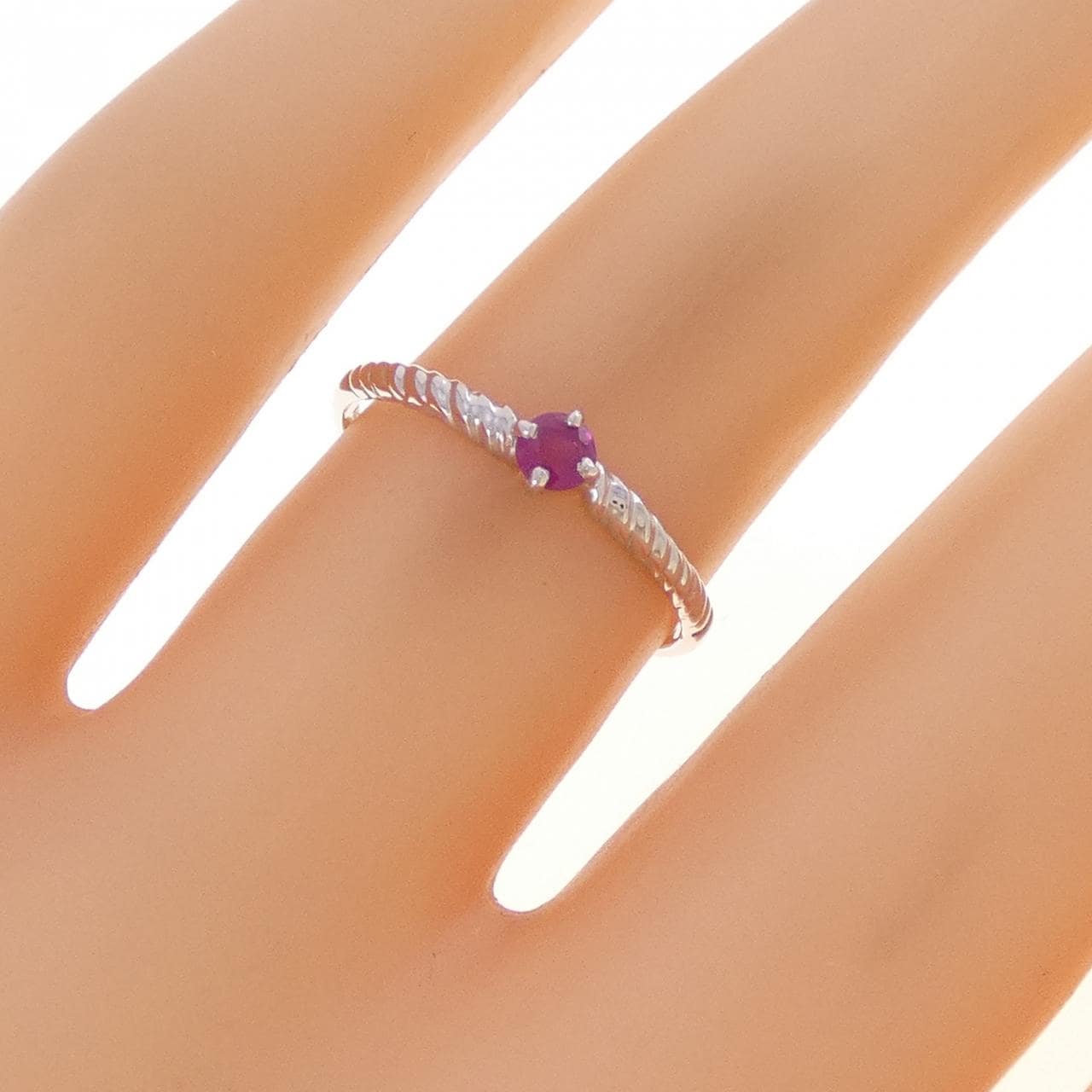 K10WG ルビー リング 0.10CT