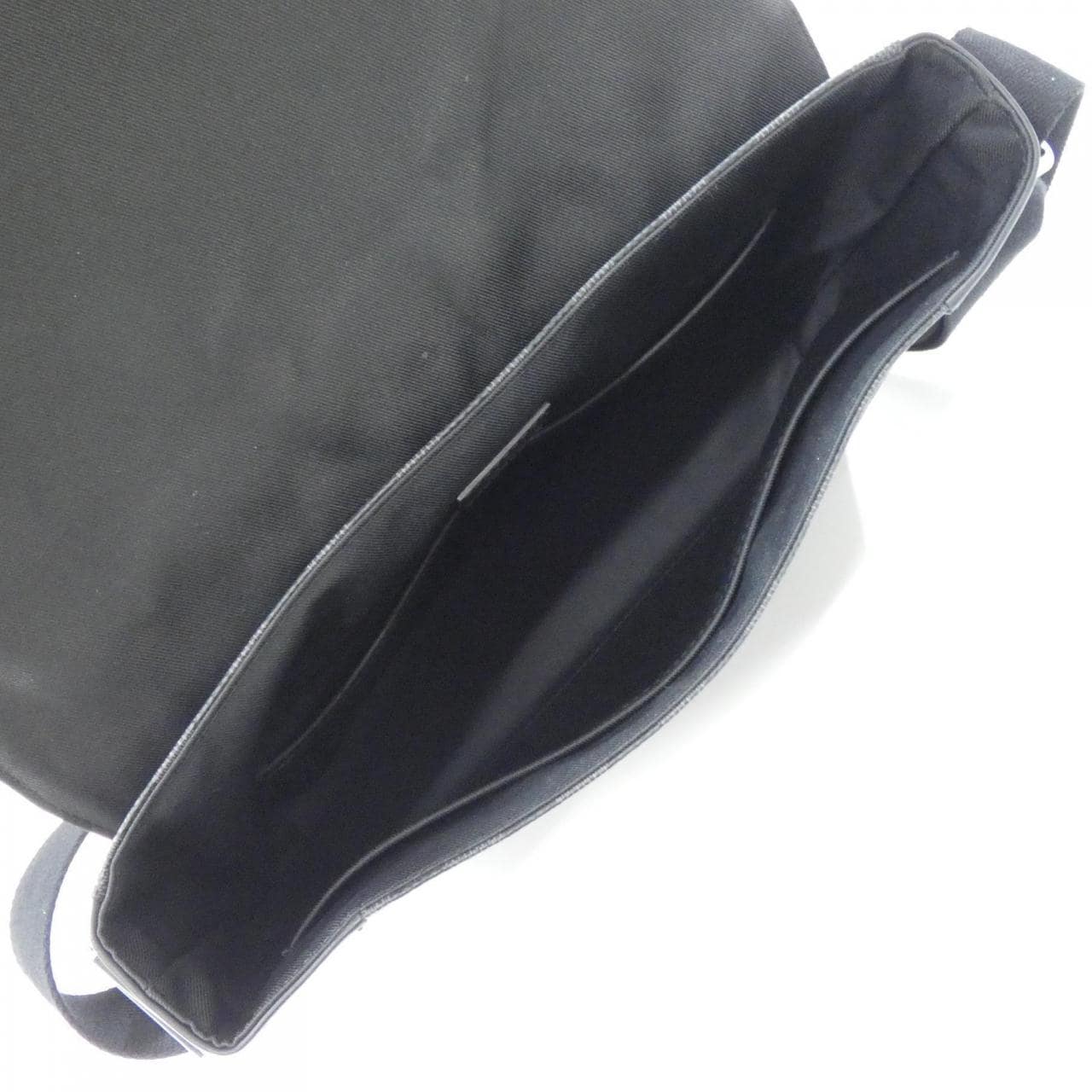 ルイヴィトン ダミエ グラフィット ディストリクト MM N41029 ショルダーバッグ