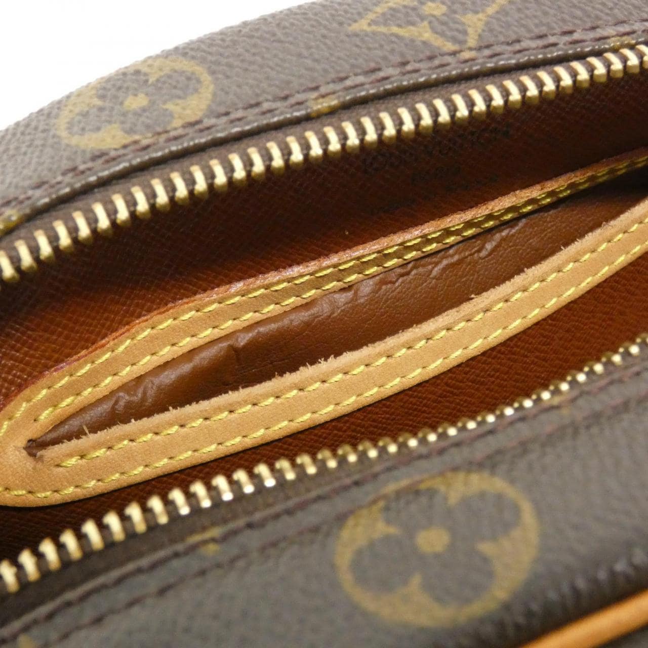 ルイヴィトン モノグラム ブロワ M51221 ショルダーバッグ