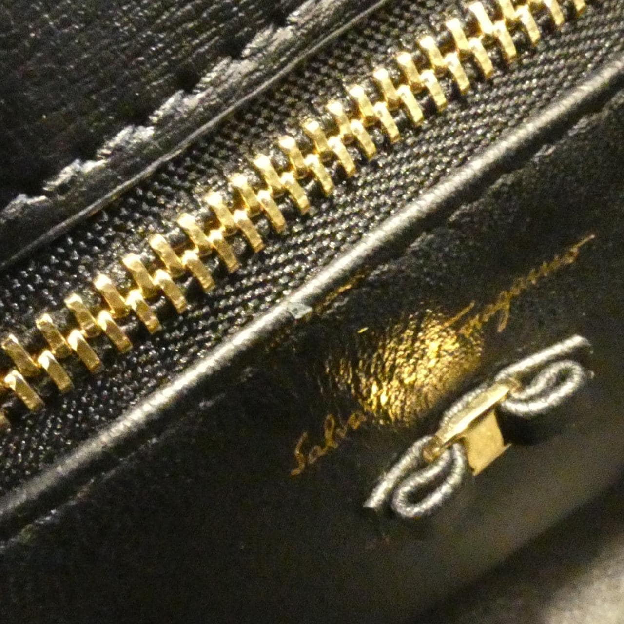 サルヴァトーレフェラガモ NEW VARA 21 I265 ショルダーバッグ