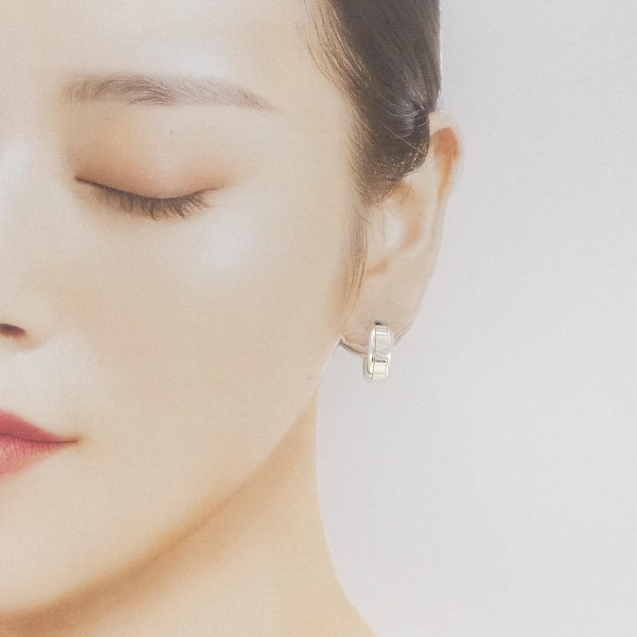 ティファニー アトラス ニューメリック ピアス