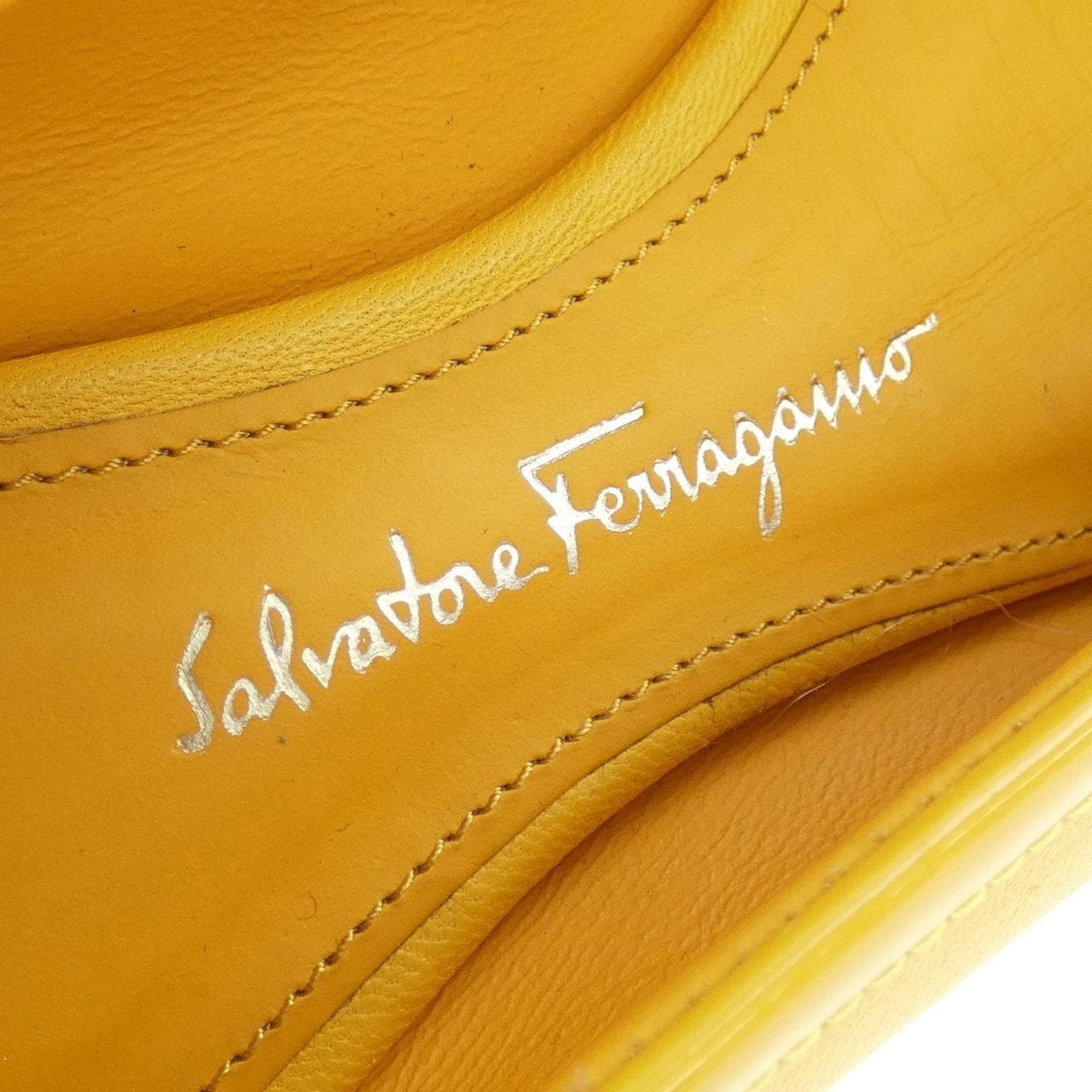 サルヴァトーレフェラガモ SALVATORE FERRAGAMO パンプス