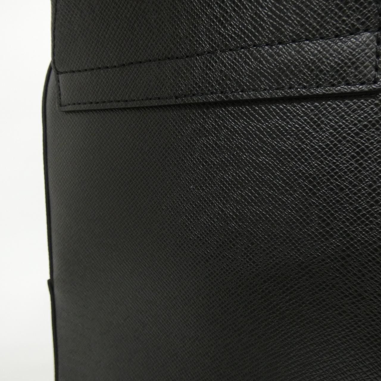 ルイヴィトン タイガ アヴェニュー スリングバッグ M30863 ショルダーバッグ