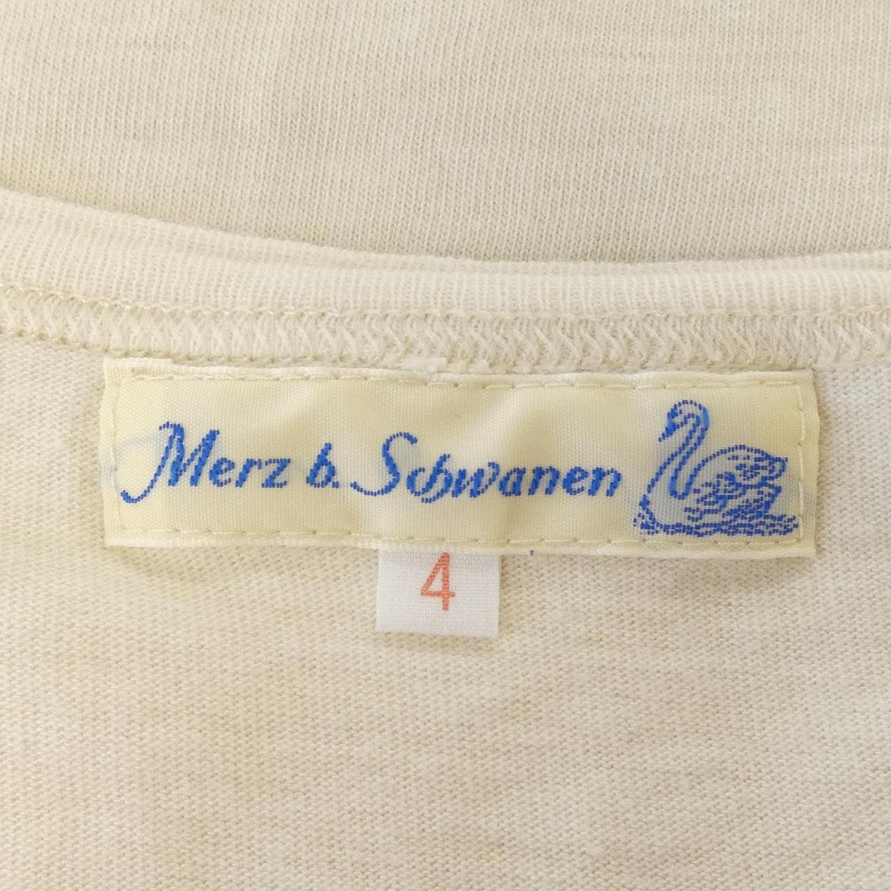 MERZ B. SCHWANEN トップス