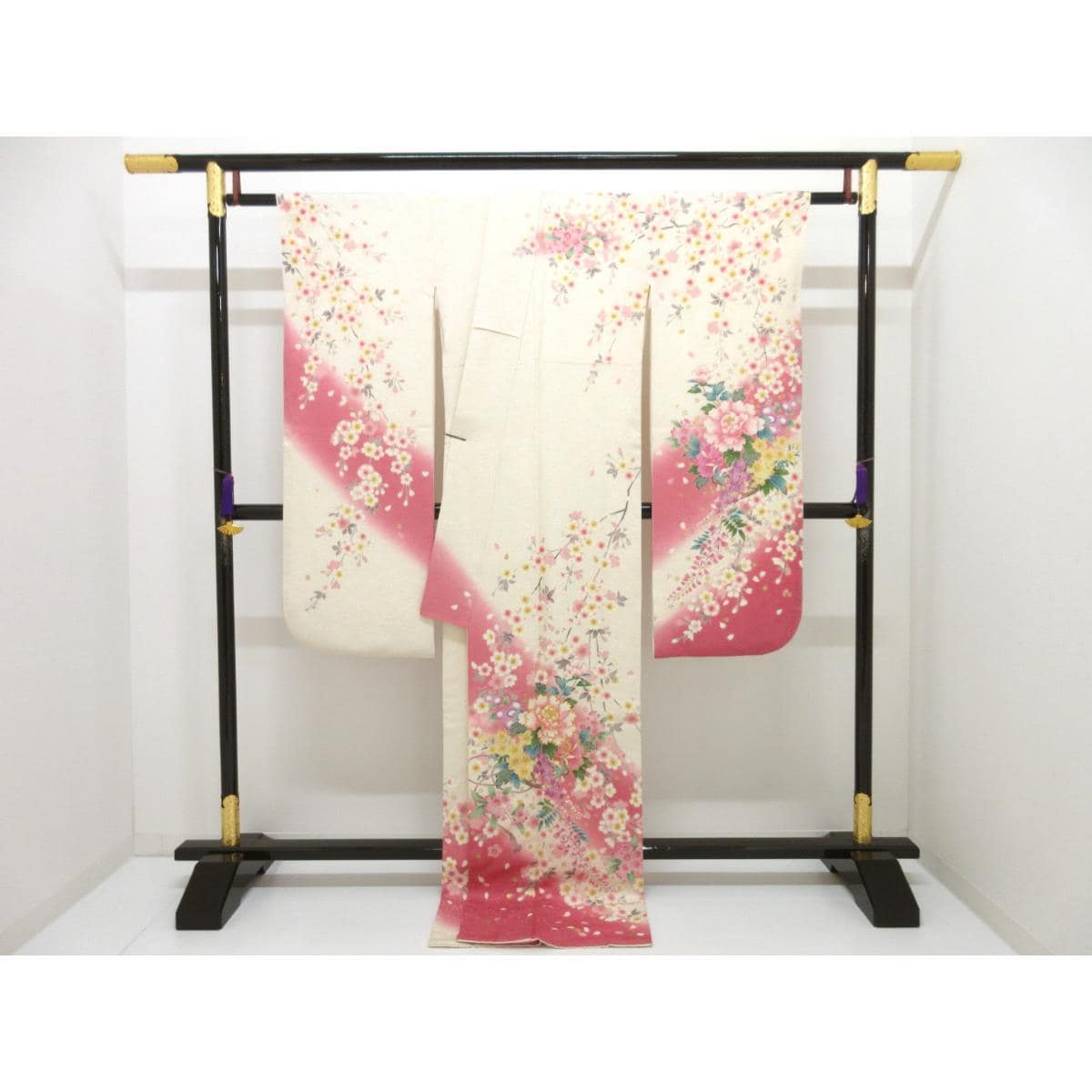 振袖　友禅金彩加工　刺繍入りボカシ染