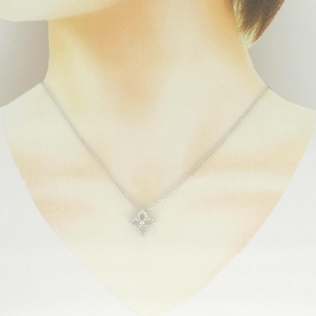 K18WG フラワー ダイヤモンド ネックレス 0.23CT