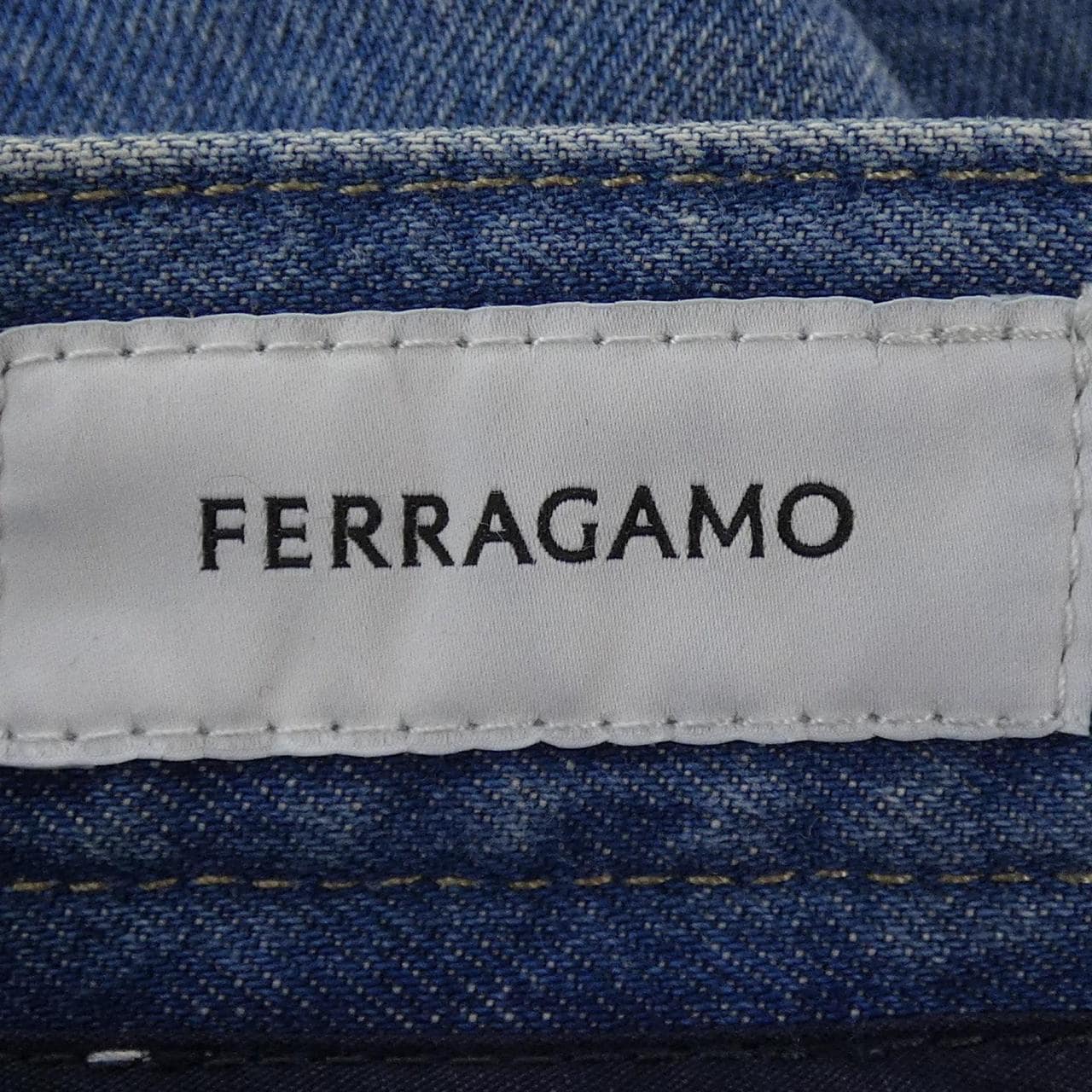 フェラガモ FERRAGAMO ジーンズ