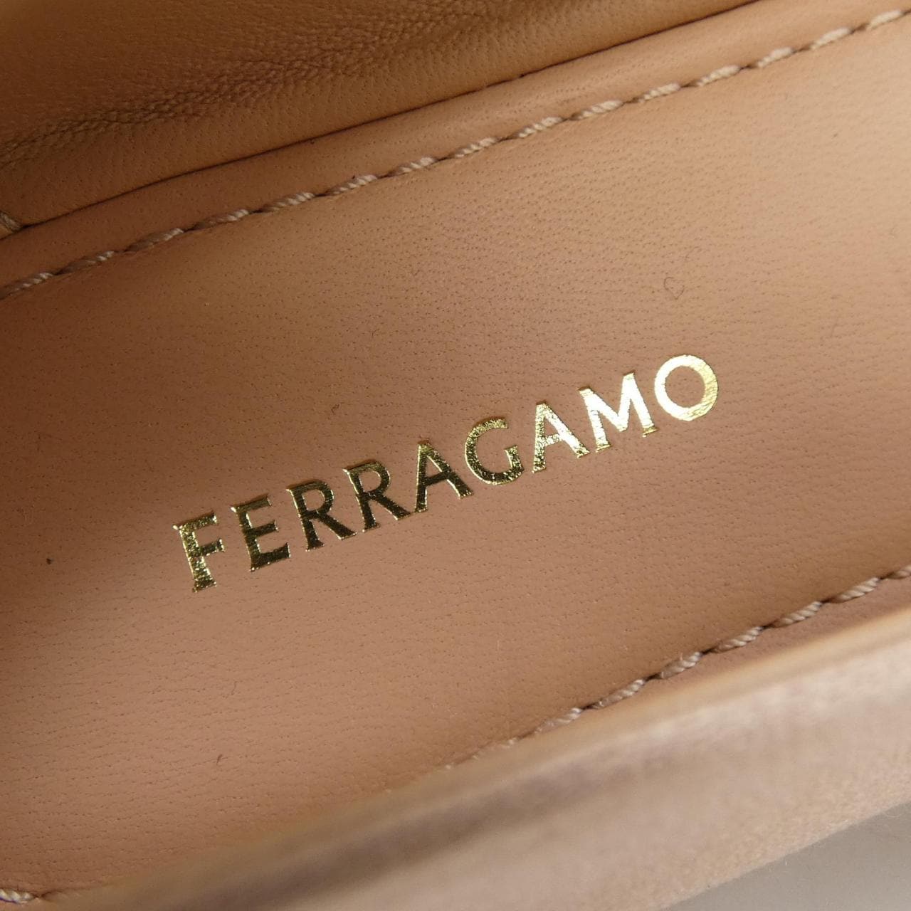 FERRAGAMO平底鞋