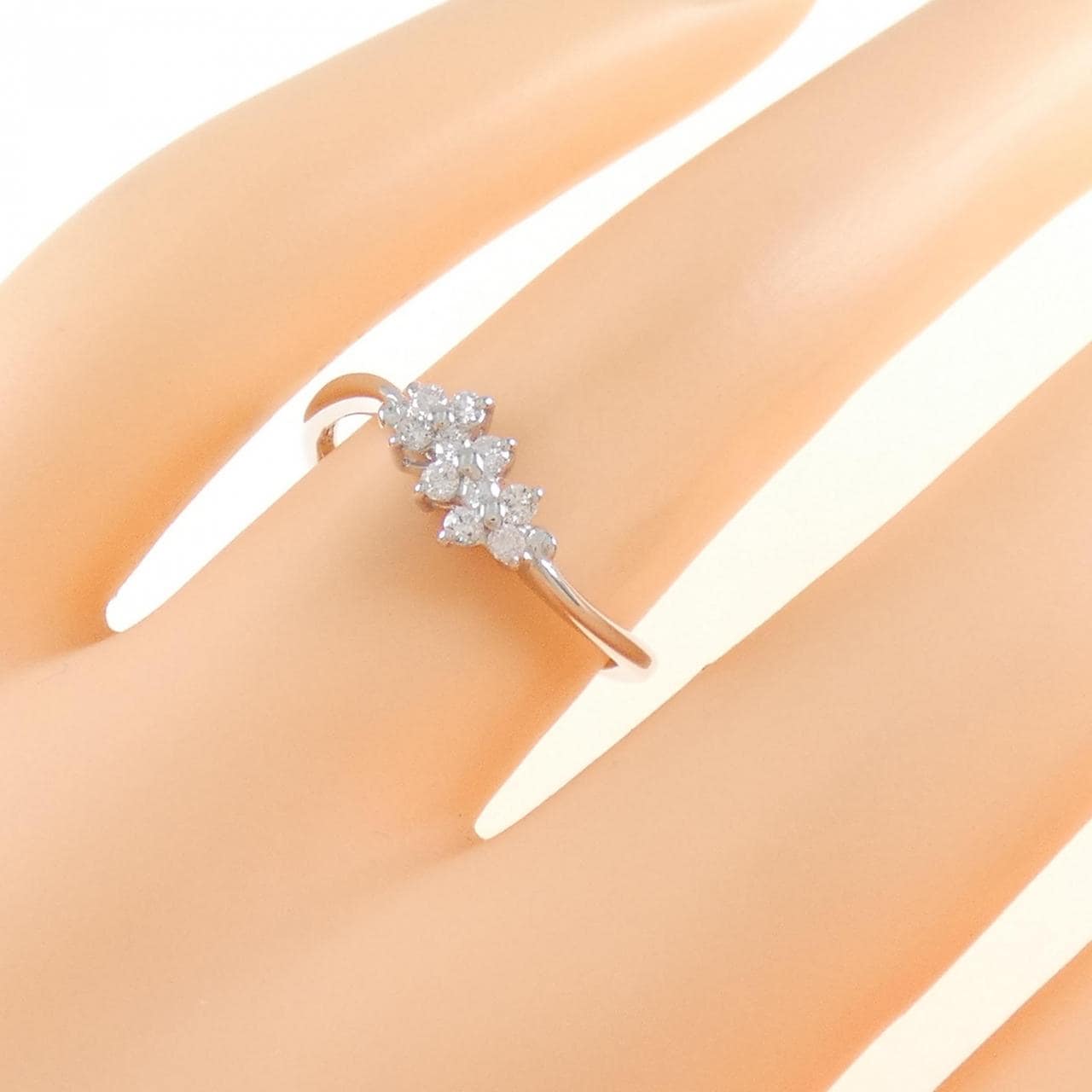 K18WG フラワー ダイヤモンド リング 0.16CT