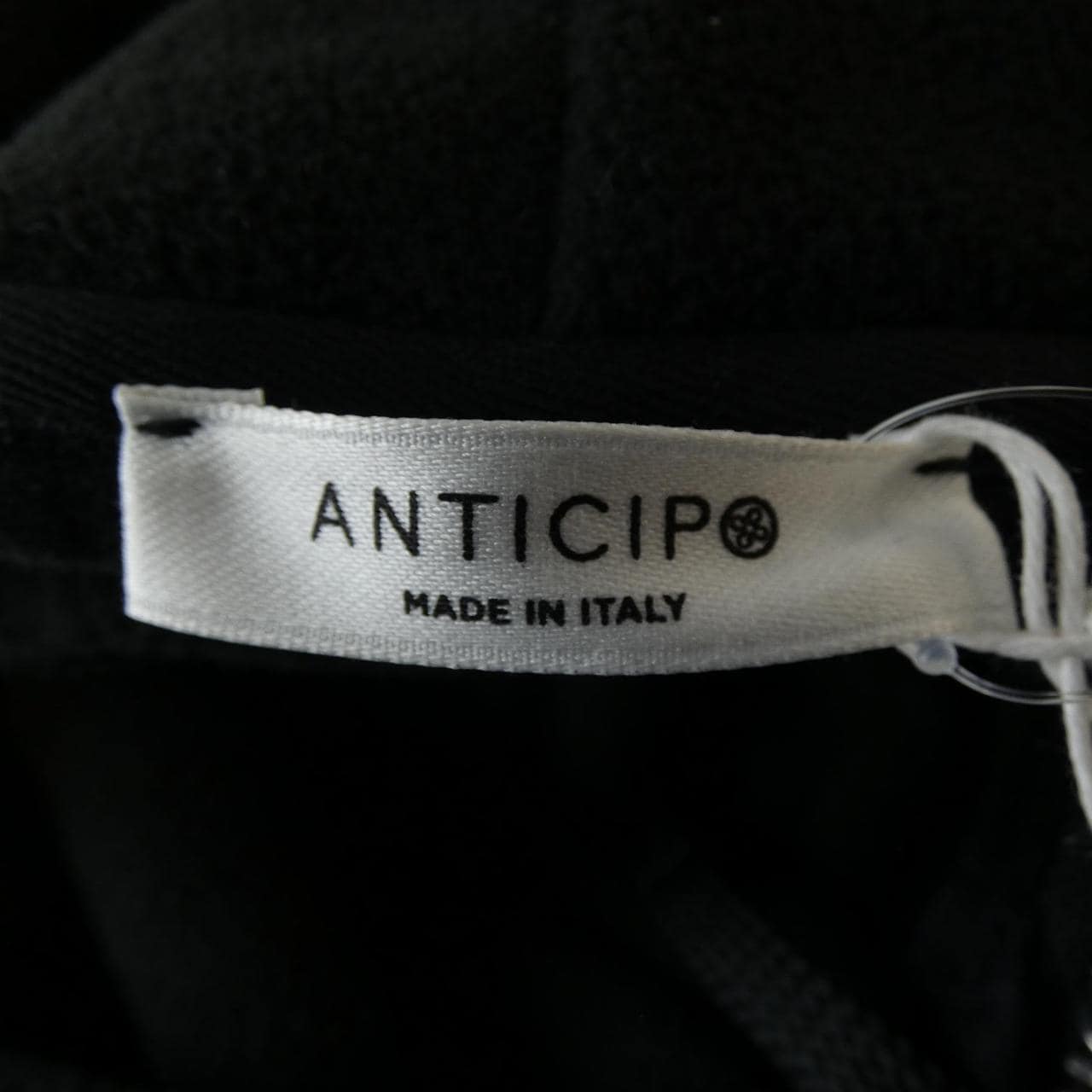 アンティーチポ ANTICIPO パーカー