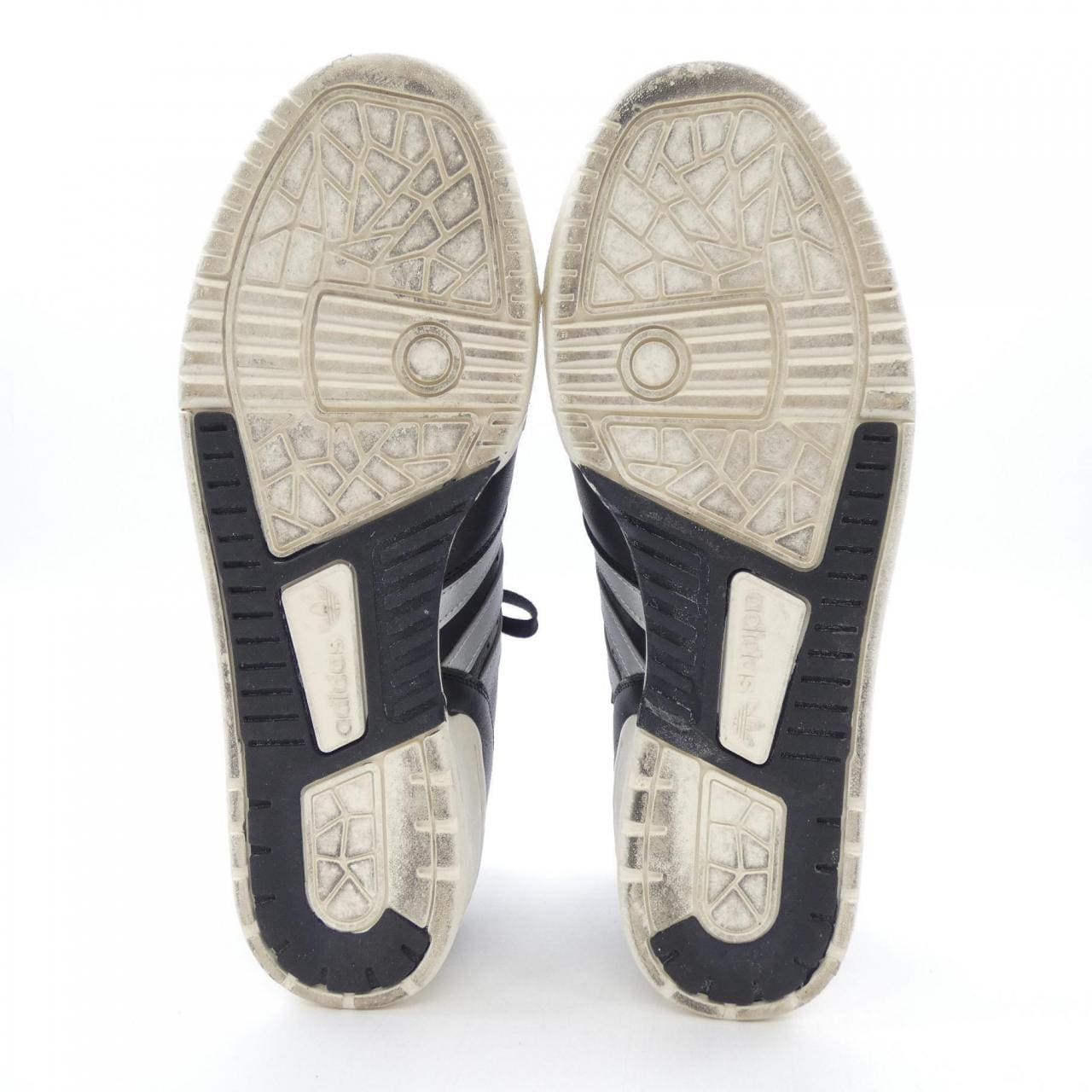 アディダス ADIDAS ID7389 スニーカー