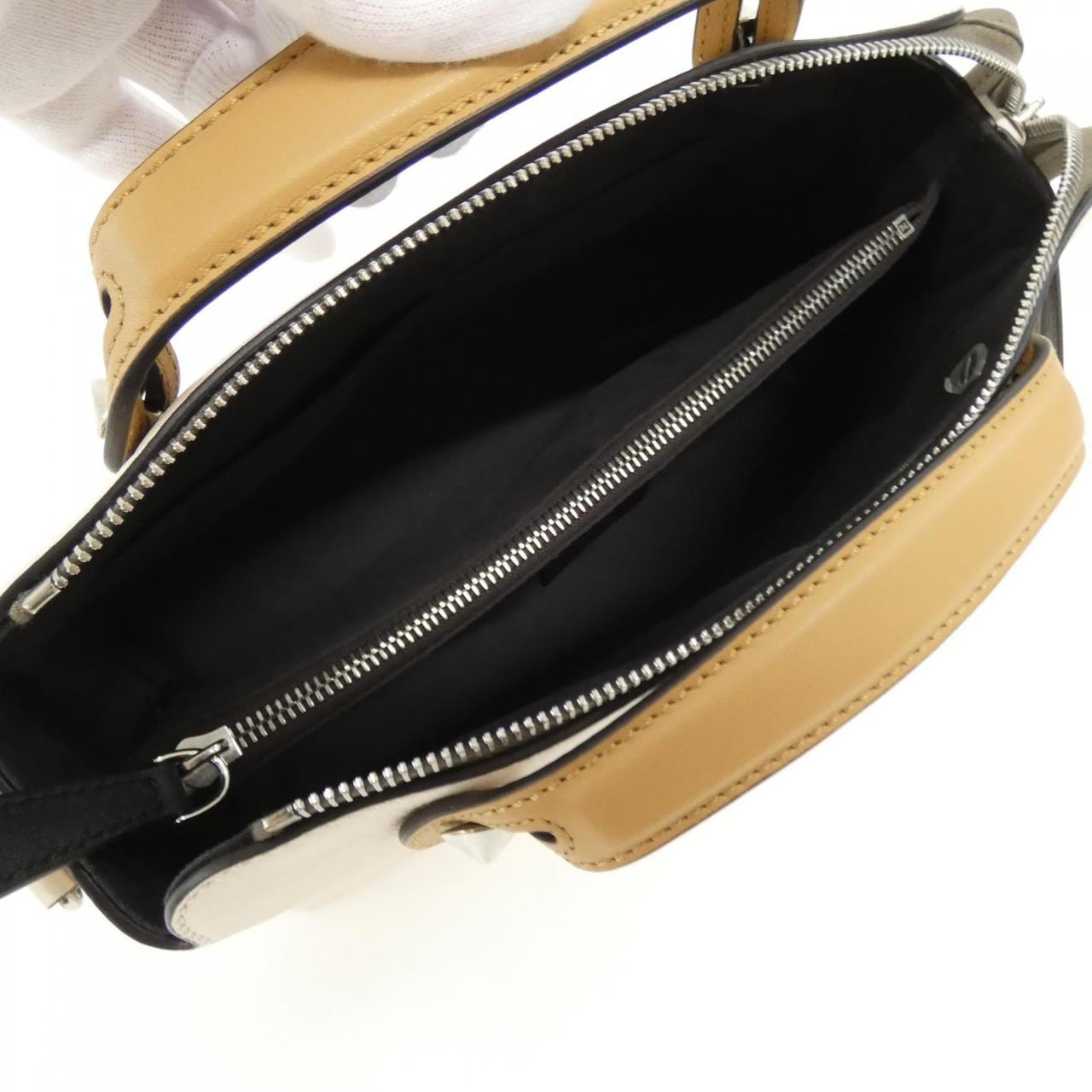 フェンディ バイ ザ ウェイ ミディアム 8BL146 5QJ バッグ