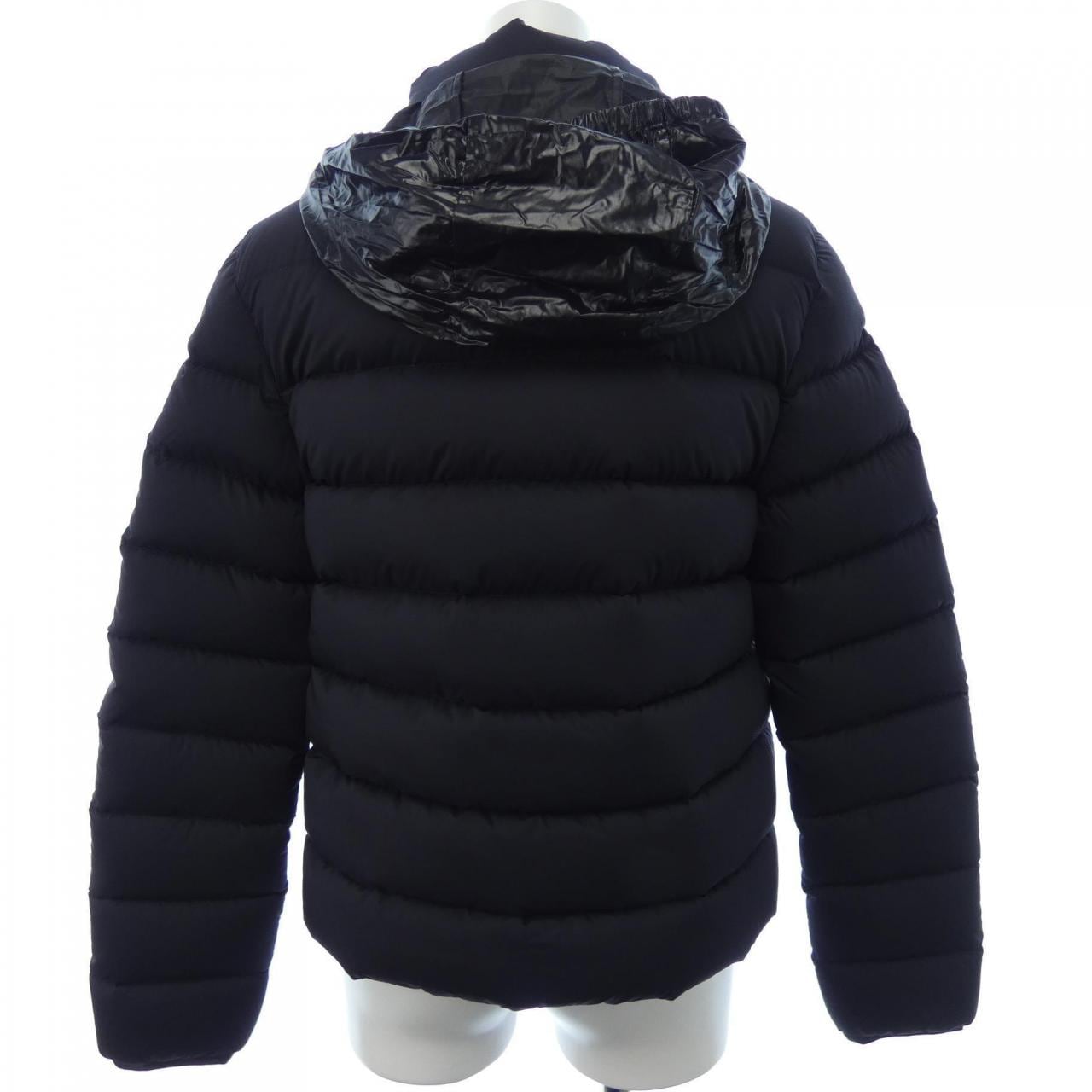 モンクレール MONCLER ダウンジャケット